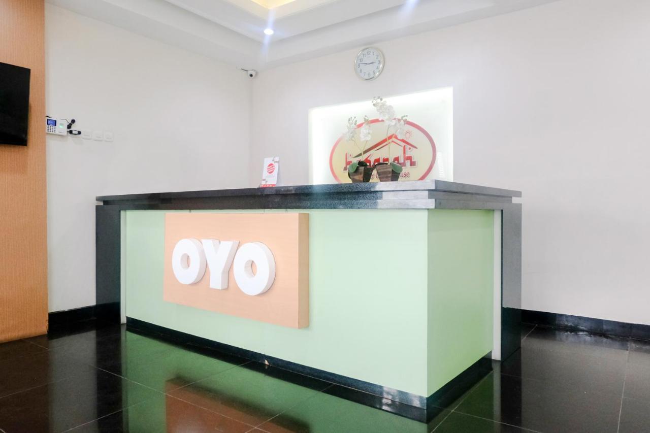Oyo 696 Hasanah Guest House Syariah De Saphire Malang Eksteriør billede
