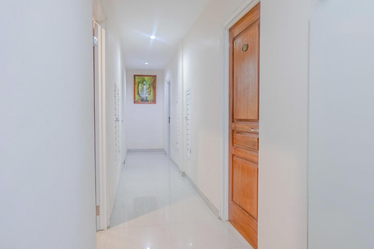 Oyo 696 Hasanah Guest House Syariah De Saphire Malang Eksteriør billede