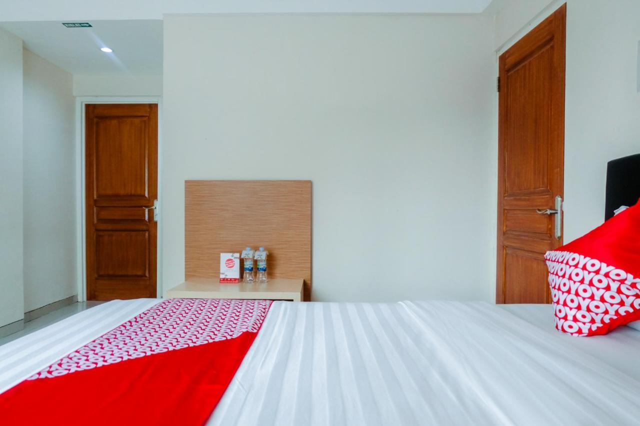 Oyo 696 Hasanah Guest House Syariah De Saphire Malang Eksteriør billede