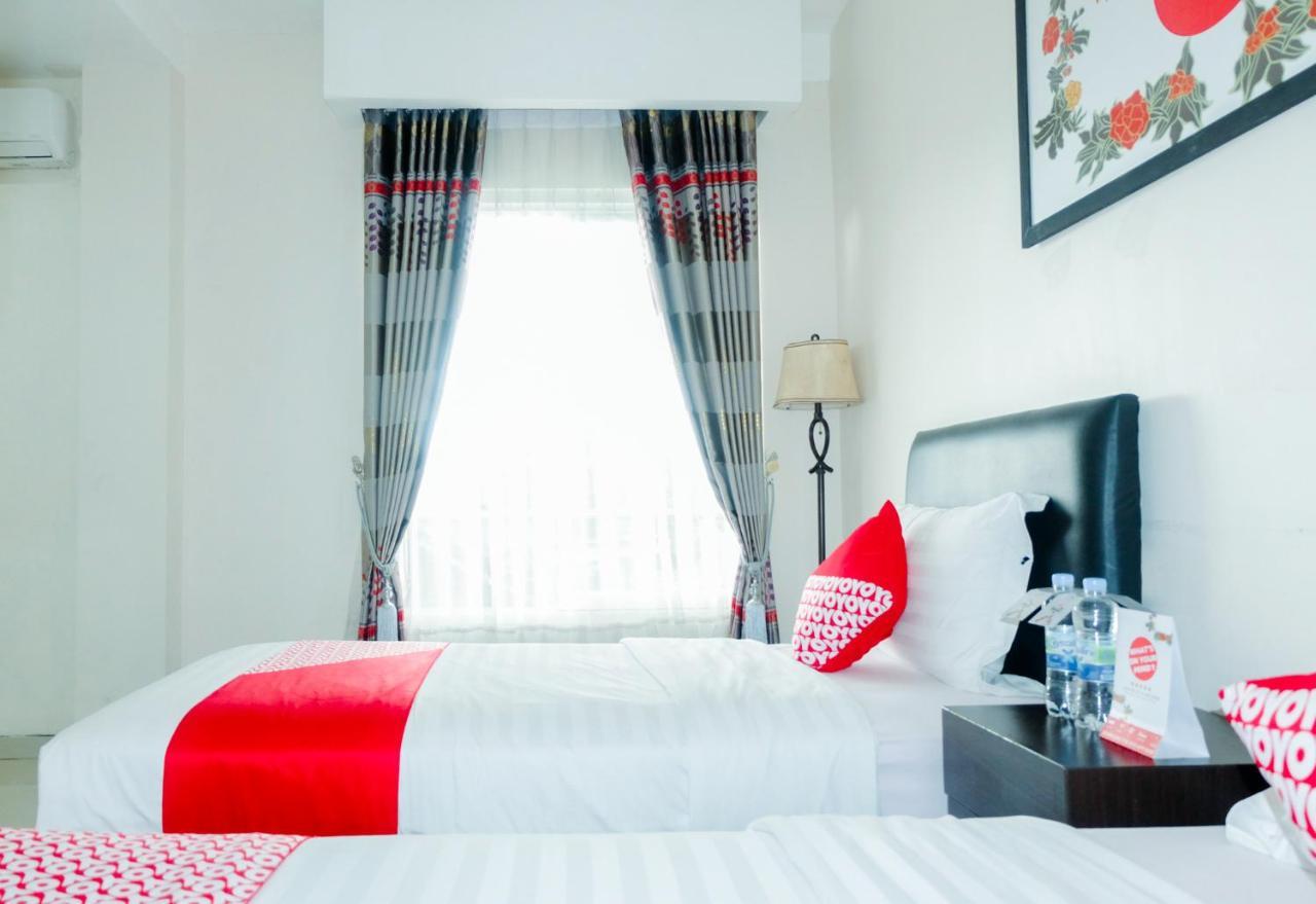 Oyo 696 Hasanah Guest House Syariah De Saphire Malang Eksteriør billede